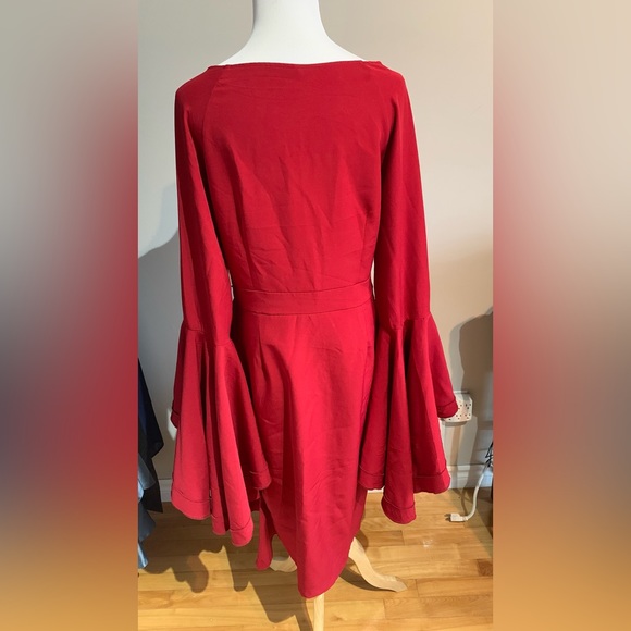 Red bell-sleeve midi dress - Picture 6 of 8